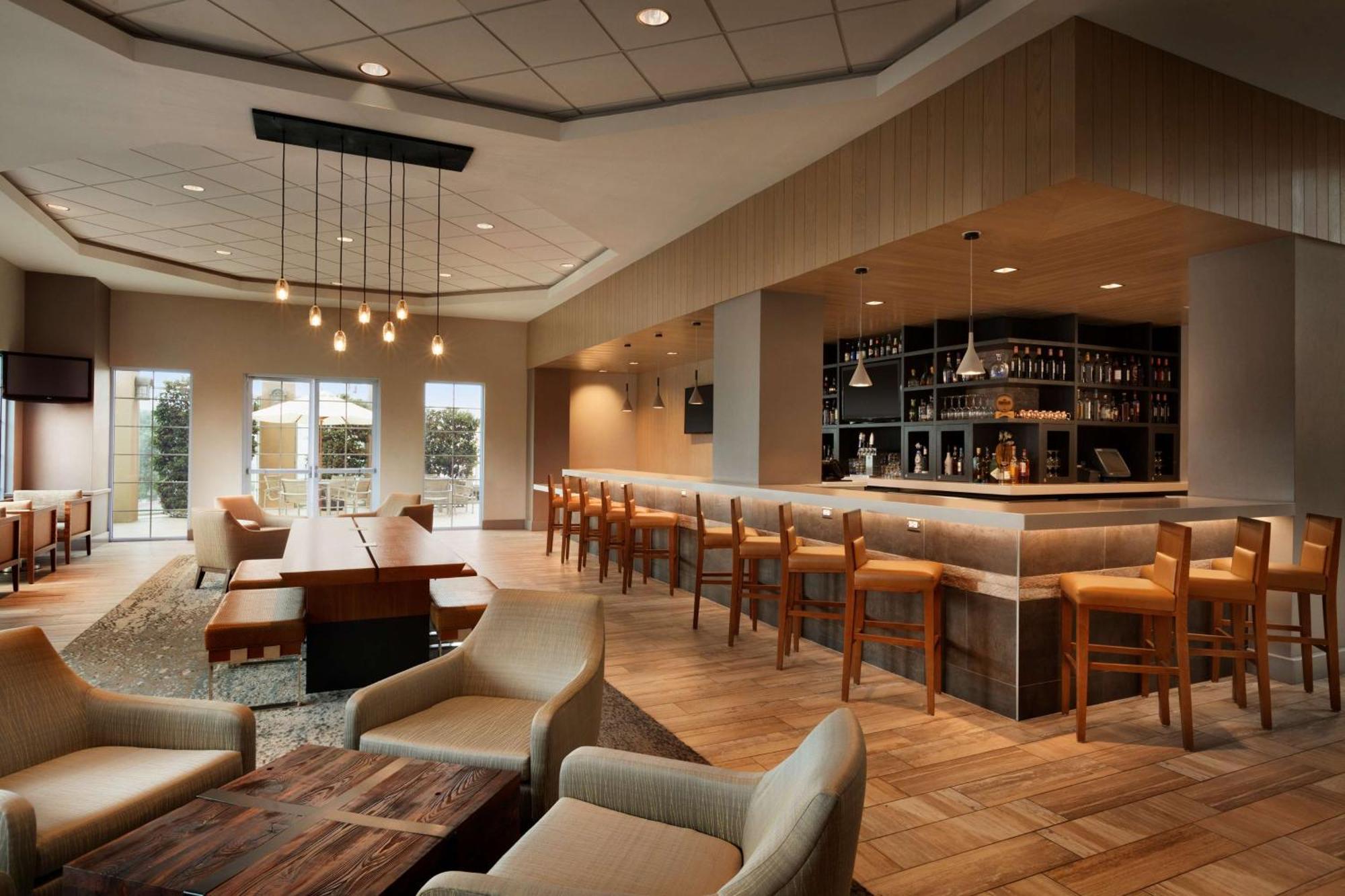 Embassy Suites By Hilton Monterey Bay Seaside Exterior foto